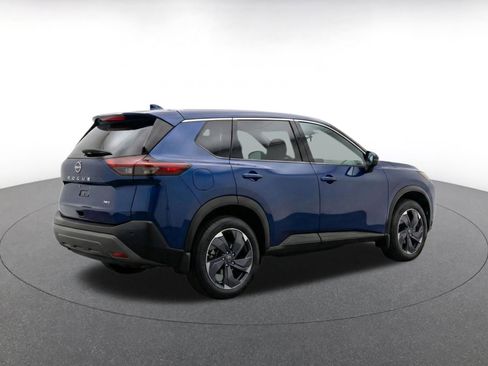 Used 2025 Nissan Rogue SV FWD image 9