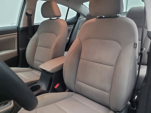 Used 2020 Hyundai Elantra SEL image 17