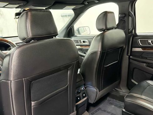 Used 2017 Ford Explorer Platinum AWD/4WD image 27