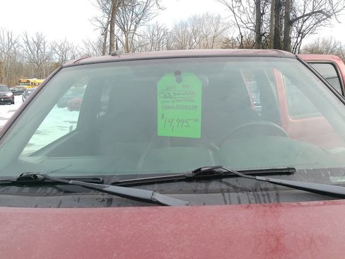 Used 2011 GMC Canyon SLE image 11