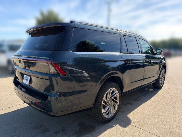 New 2026 Lincoln Navigator L Reserve AWD/4WD image 5