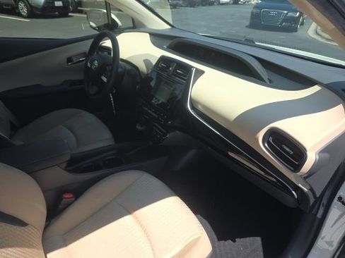Used 2016 Toyota Prius Two FWD image 11