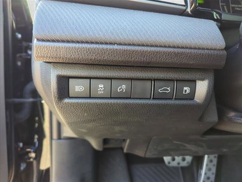Used 2025 Toyota Camry SE w/ Convenience Package FWD image 15