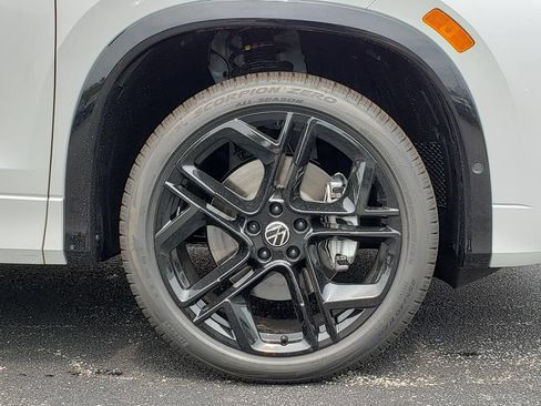 New 2026 Volkswagen Tiguan SE R-Line AWD/4WD image 12