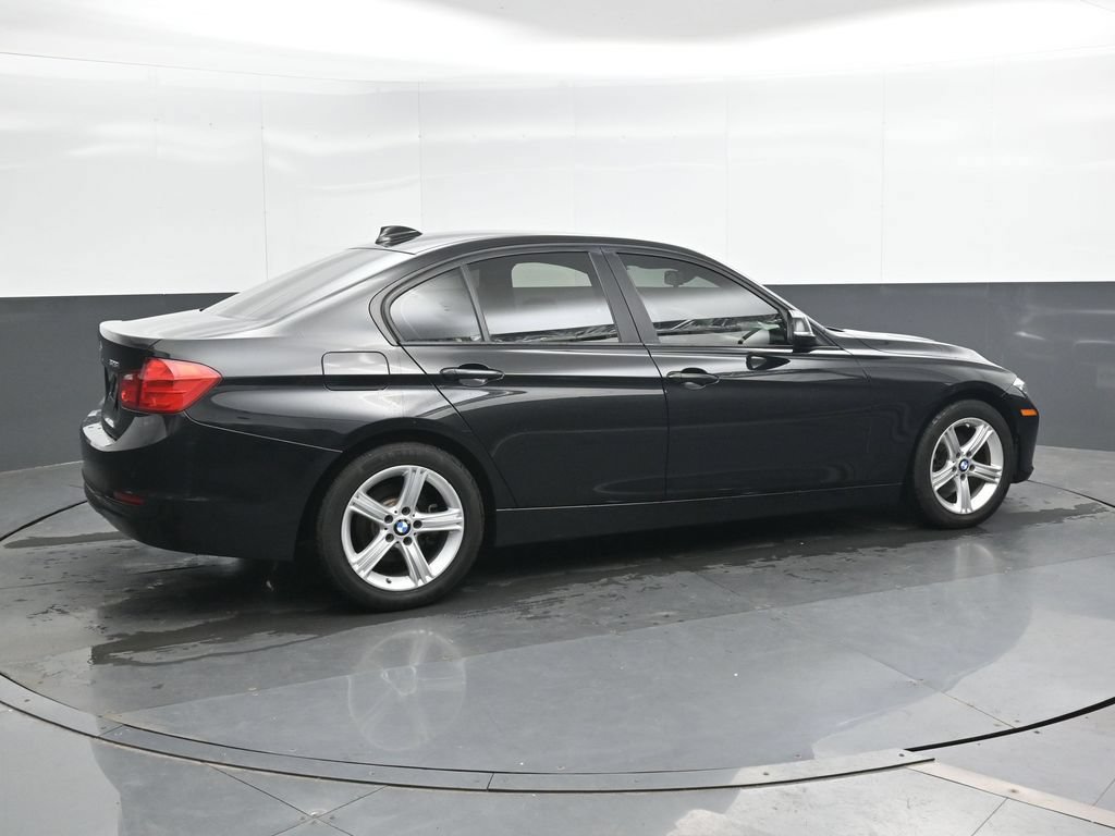 Used 2013 BMW 328i xDrive Sedan AWD/4WD image 2