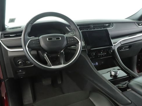 Used 2023 Jeep Grand Cherokee L Laredo AWD/4WD image 2