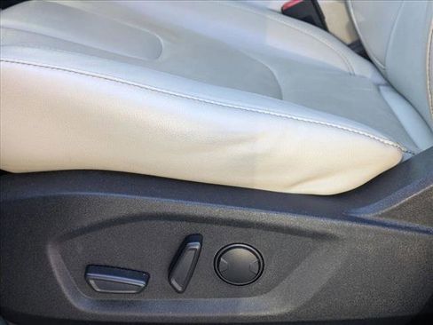 Used 2022 Ford Edge Titanium w/ Equipment Group 301A image 4