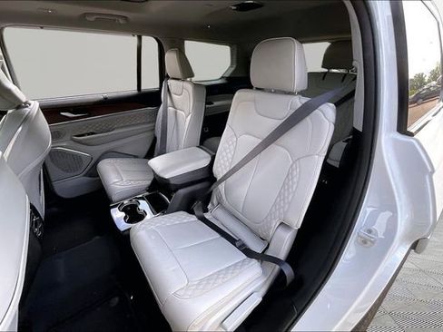 Used 2023 Jeep Grand Cherokee L Summit w/ Advanced Protech Group IV AWD/4WD image 16