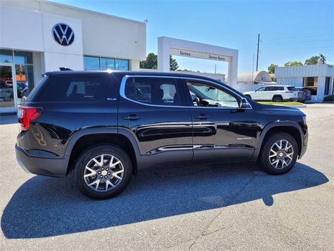 Used 2022 GMC Acadia SLE image 11