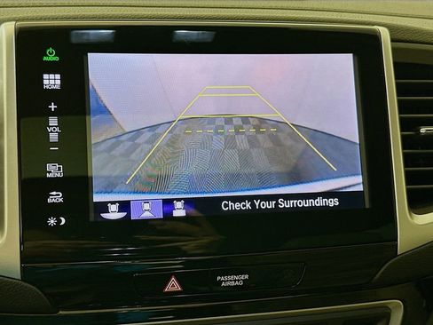 Used 2016 Honda Pilot Touring image 13
