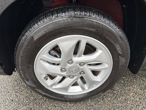 Certified 2025 Hyundai Venue SE image 36