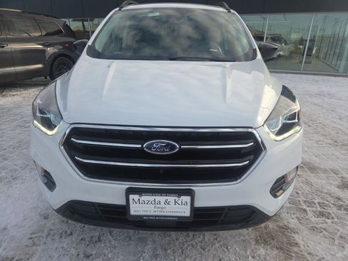 Used 2018 Ford Escape SE w/ Ford Safe & Smart Package image 2