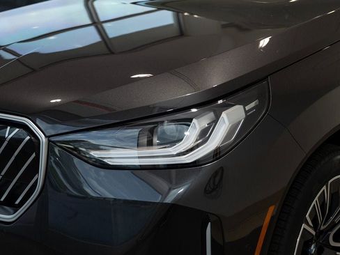 Used 2025 BMW X3 xDrive30i w/ Premium Package image 8