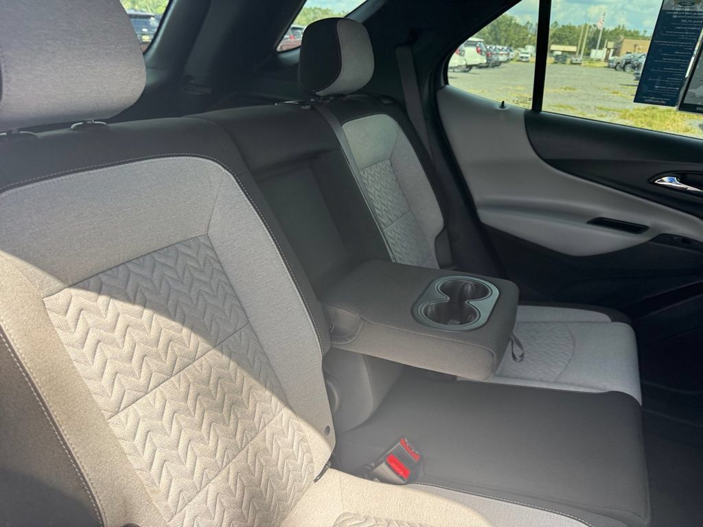 Used 2022 Chevrolet Equinox LS FWD image 29