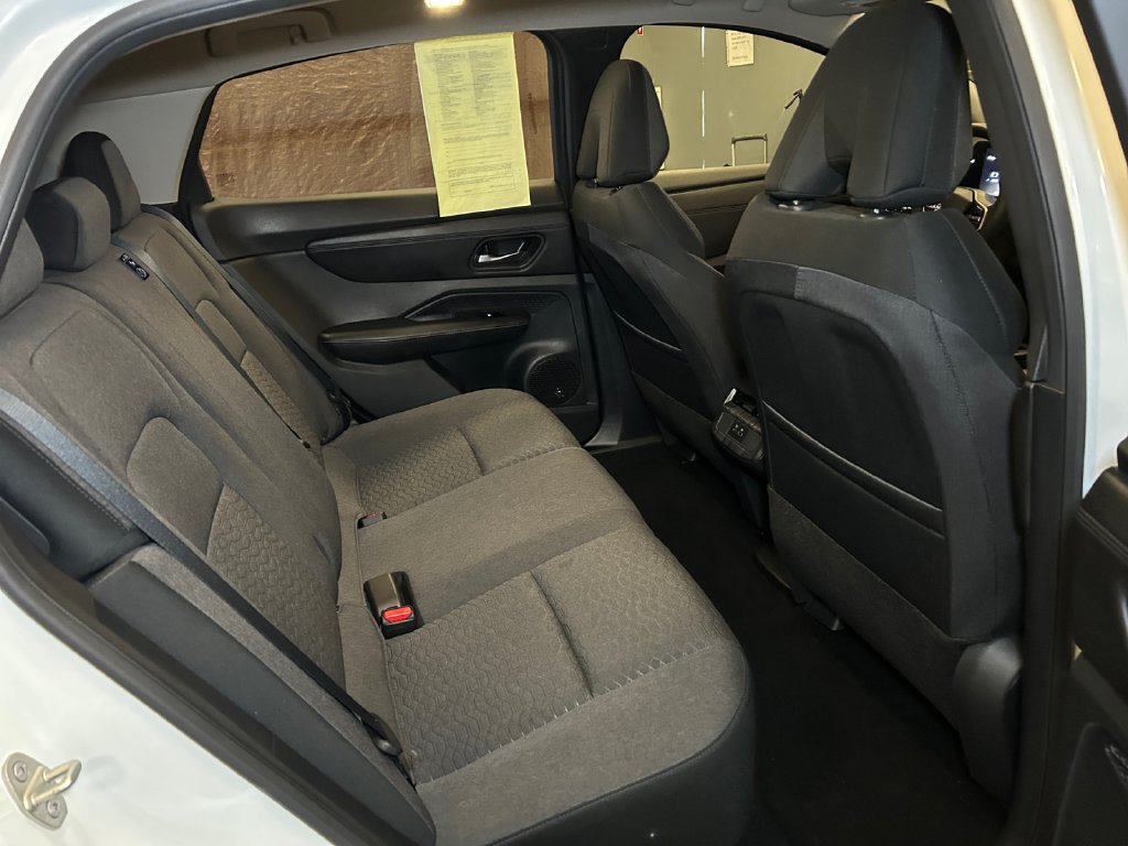 Used 2023 Nissan Ariya FWD image 17