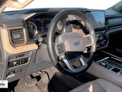 Used 2023 Ford Expedition Limited image 13
