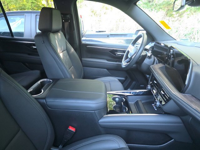 Used 2026 Chevrolet Tahoe LT w/ Comfort Package AWD/4WD image 13