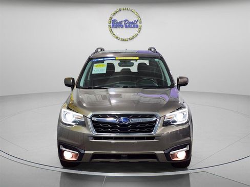 Used 2017 Subaru Forester 2.5i Touring AWD/4WD image 9