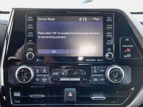 Certified 2020 Toyota Highlander LE image 15