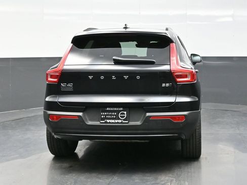 Used 2024 Volvo XC40 B5 Plus image 6