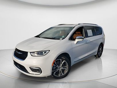 Used 2024 Chrysler Pacifica Pinnacle w/ Trailer Tow Group