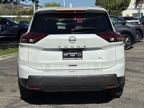 Certified 2024 Nissan Rogue SL FWD image 4