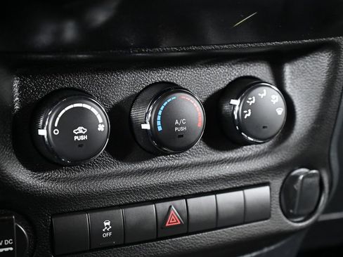 Used 2011 Jeep Wrangler Sport AWD/4WD image 17