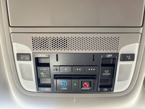 Used 2018 Acura MDX SH-AWD w/ Technology Package image 19