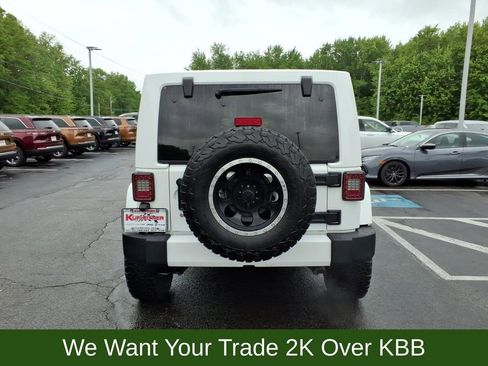 Used 2016 Jeep Wrangler Unlimited Sahara w/ Connectivity Group AWD/4WD image 7