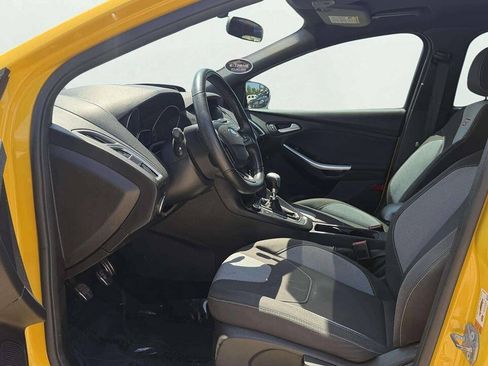 Used 2017 Ford Focus ST FWD image 10