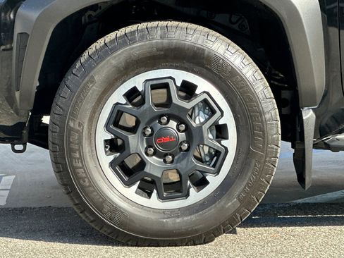 Used 2025 Toyota 4Runner TRD Off-Road Premium AWD/4WD image 26