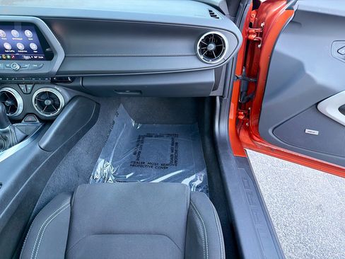 Used 2023 Chevrolet Camaro LT w/ Technology Package image 16