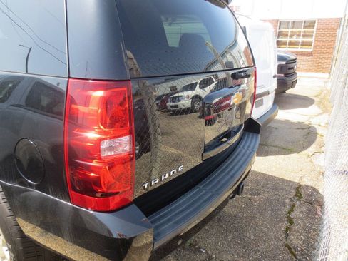 Used 2014 Chevrolet Tahoe LT w/ Luxury Package RWD image 4