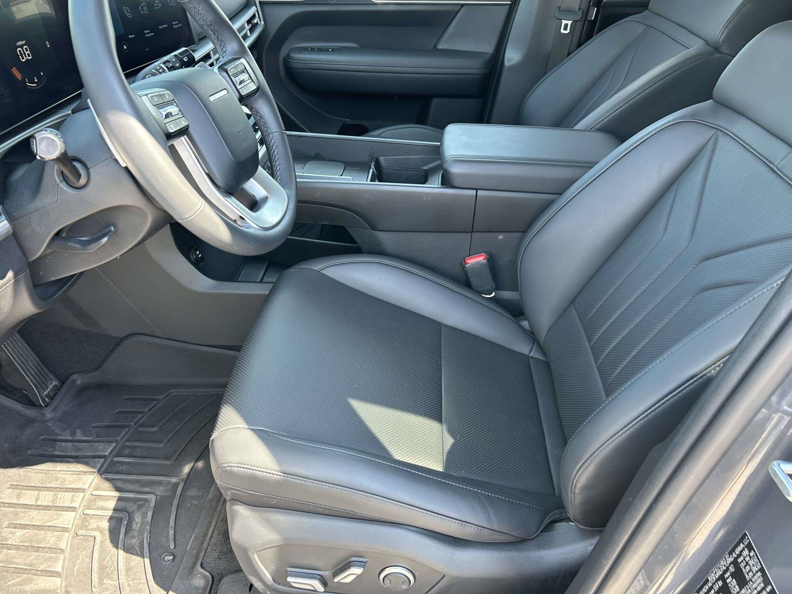 Used 2025 Hyundai Santa Fe SEL FWD image 15