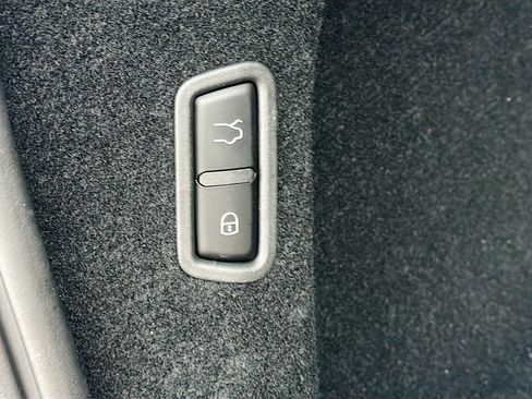 Used 2023 Maserati Levante GT AWD/4WD image 13