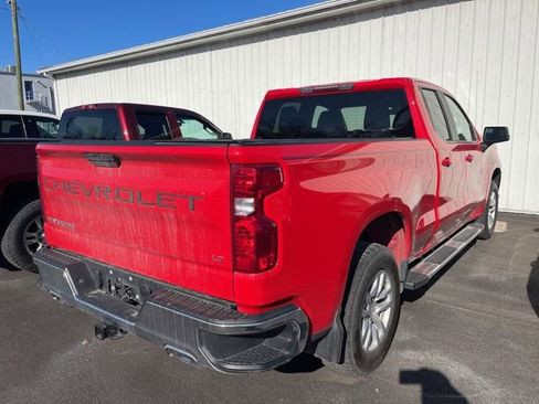 Used 2022 Chevrolet Silverado 1500 LT w/ Z71 Off-Road Package image 3