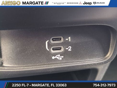 New 2026 Chrysler Pacifica Select FWD image 23