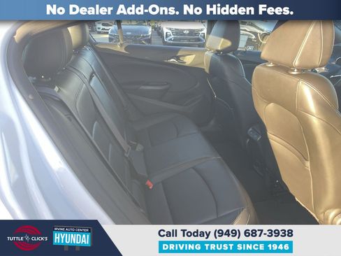 Used 2017 Chevrolet Cruze Premier FWD image 20