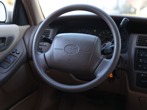 Used 1996 Toyota Avalon XL image 25