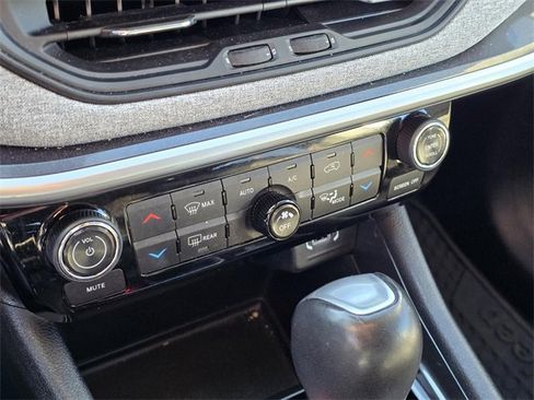 Used 2022 Jeep Compass Latitude w/ Convenience Group image 18