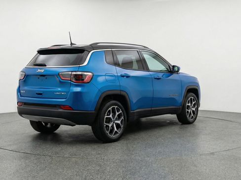 Used 2025 Jeep Compass Limited AWD/4WD image 9