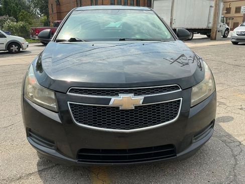 Used 2012 Chevrolet Cruze LS w/ Connectivity Package FWD image 9