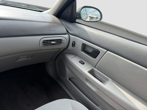 Used 2003 Ford Taurus SE FWD image 17