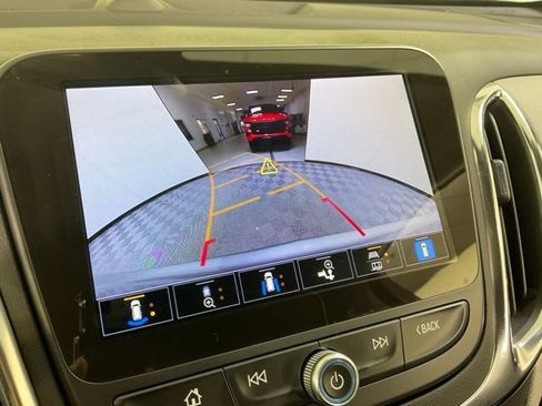 Used 2024 Chevrolet Equinox LT image 12