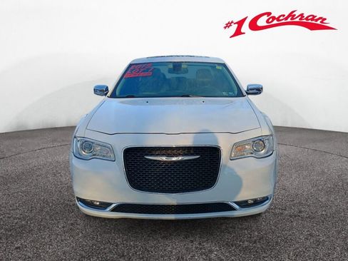 Used 2015 Chrysler 300 C image 2