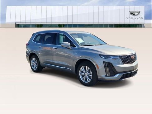 Used 2025 Cadillac XT6 Luxury image 2