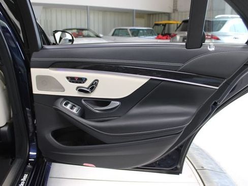 Used 2020 Mercedes-Benz S 560 Sedan w/ AMG Line Exterior image 39