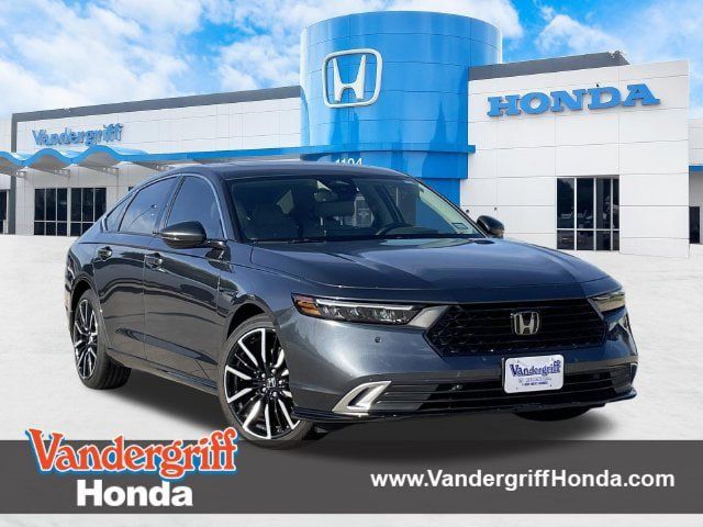 Used 2025 Honda Accord Touring image 1