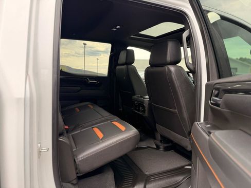 Used 2025 GMC Sierra 1500 AT4 w/ Technology Package AWD/4WD image 20