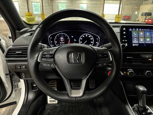 Used 2022 Honda Accord Sport image 18